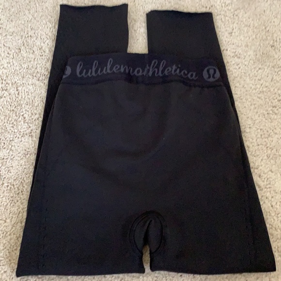 EUC Black Lululemon size 2 Rare Time Wrap Tights - Picture 6 of 8
